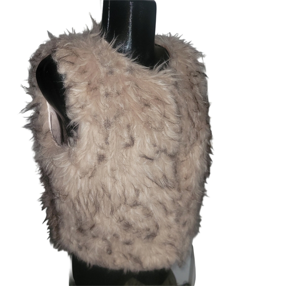 BB Dakota Faux Fur Vest in Blush and Tan M - Picture 3 of 7